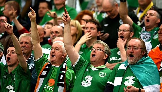 欧洲杯 爱尔兰 唱歌