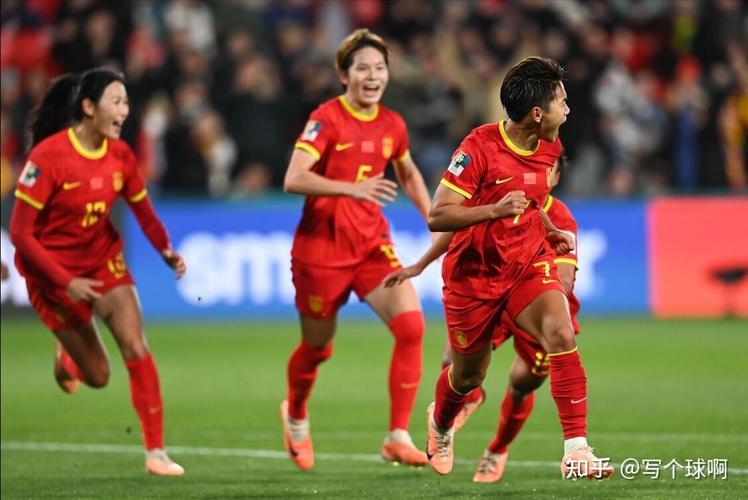 中国女足vs英格兰决战的相关图片