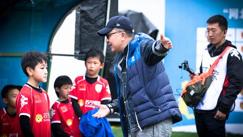 中国足球小将vs南京的相关图片